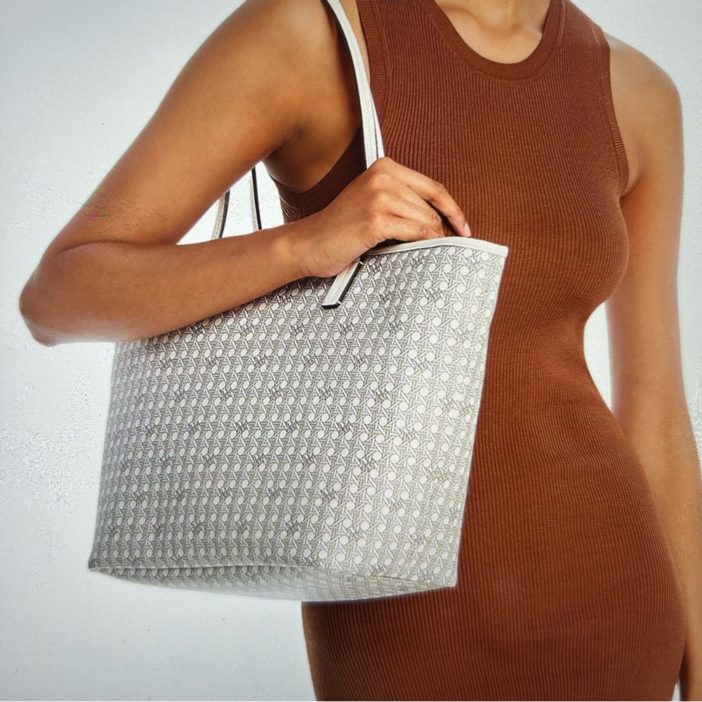 Tory Burch Zip Tote